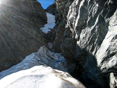 Looking up the neve couloir on out 3rd pitch