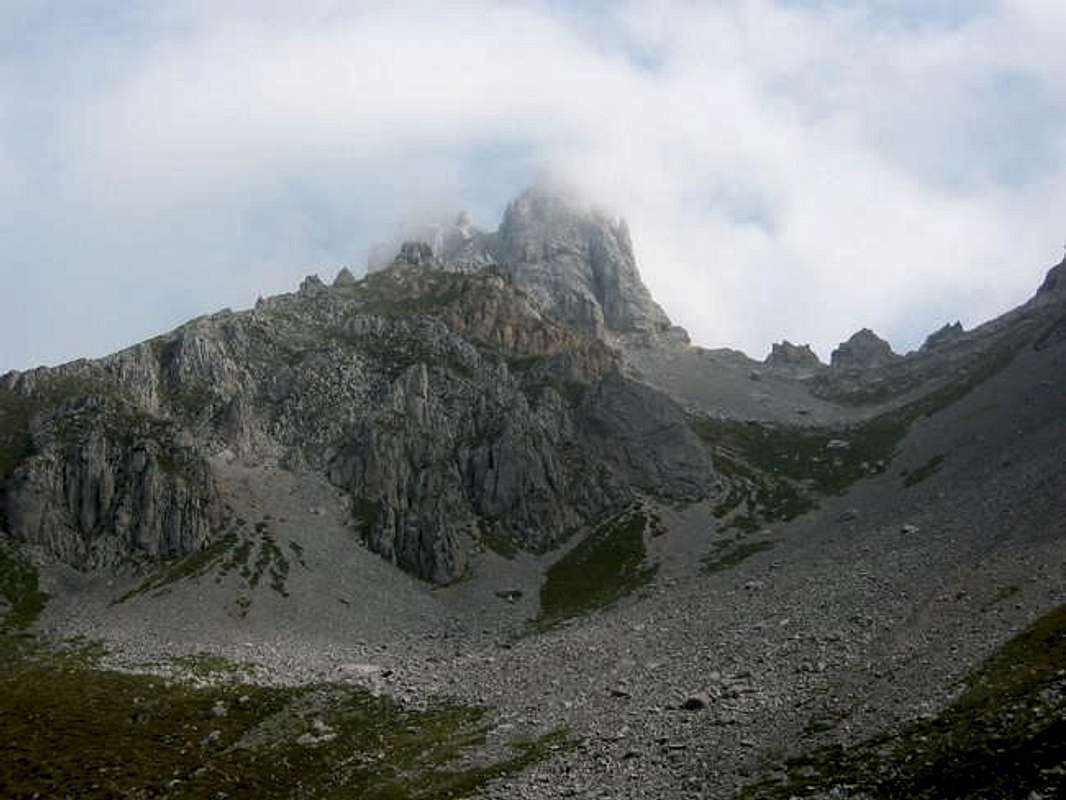Picos de Europa and Friero Peak seen from Peña Ten