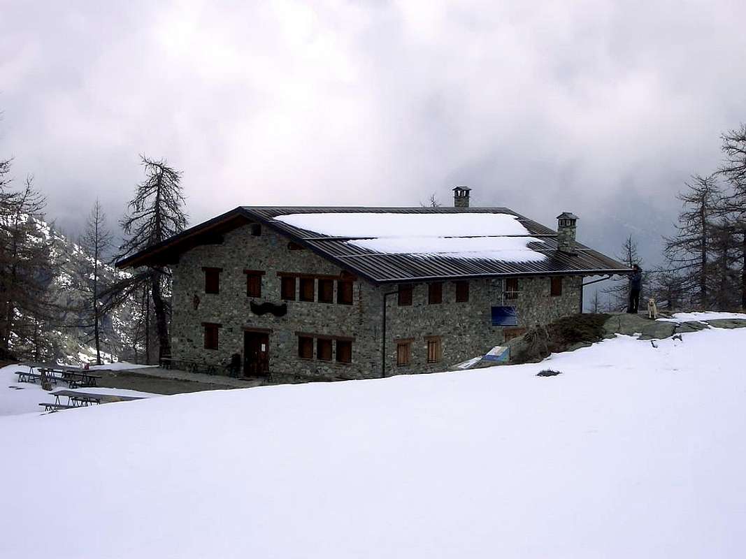 Alpine REFUGES in the Aosta Valley (Champorcher Valley) : Climbing ...