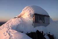 Fire Lookout on the summit of Three Fingers (winter conditions)